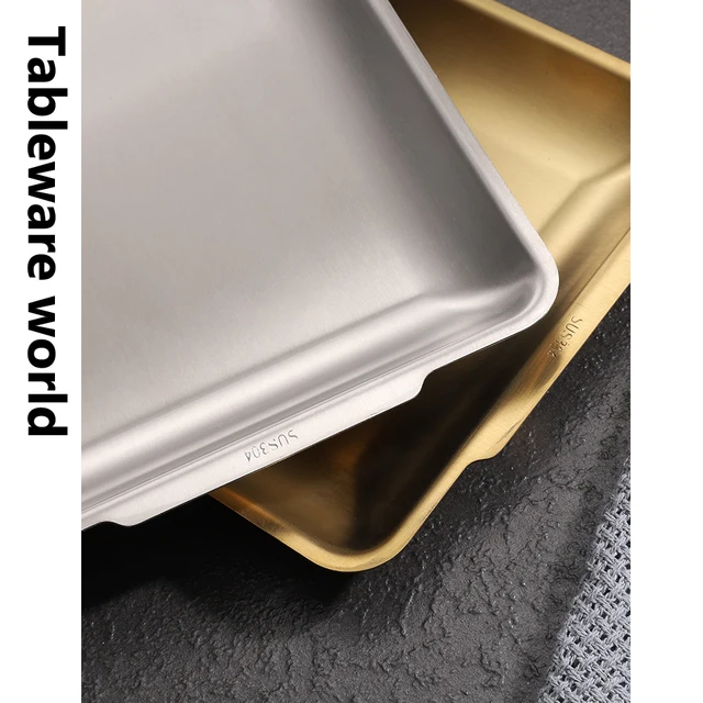우아하고 내구성이 뛰어나 다양한 용도로 사용할 수 있는 두꺼운 스테인레스 스틸 골드 서빙 플레이트