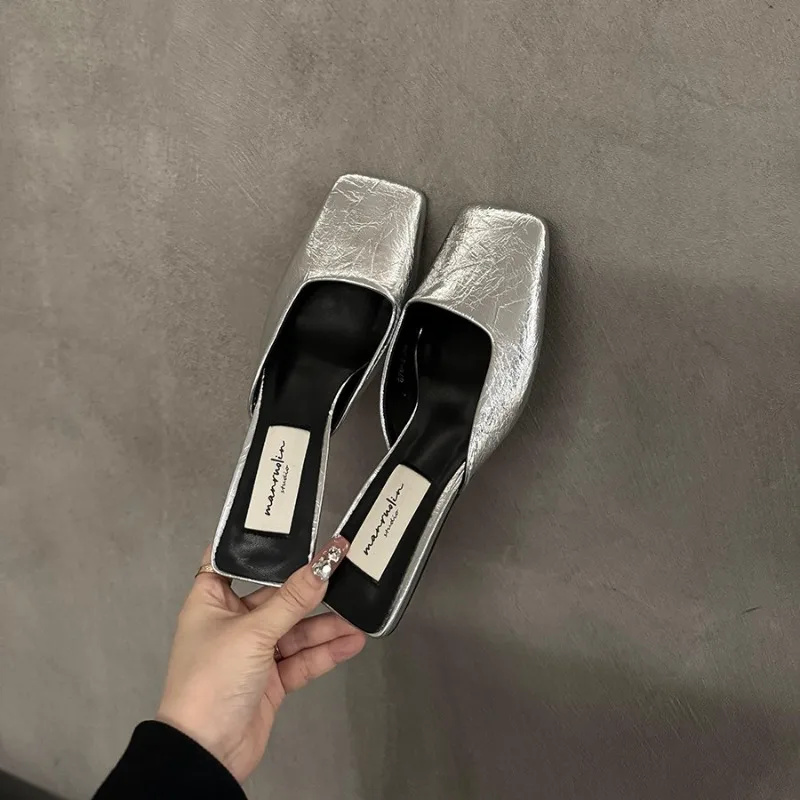 바오터우 하프 슬리퍼, 두꺼운 로우 힐, 스퀘어 헤드, 실버 싱글 슈즈, 뮬 슬라이드, 용수철 여름 신상 