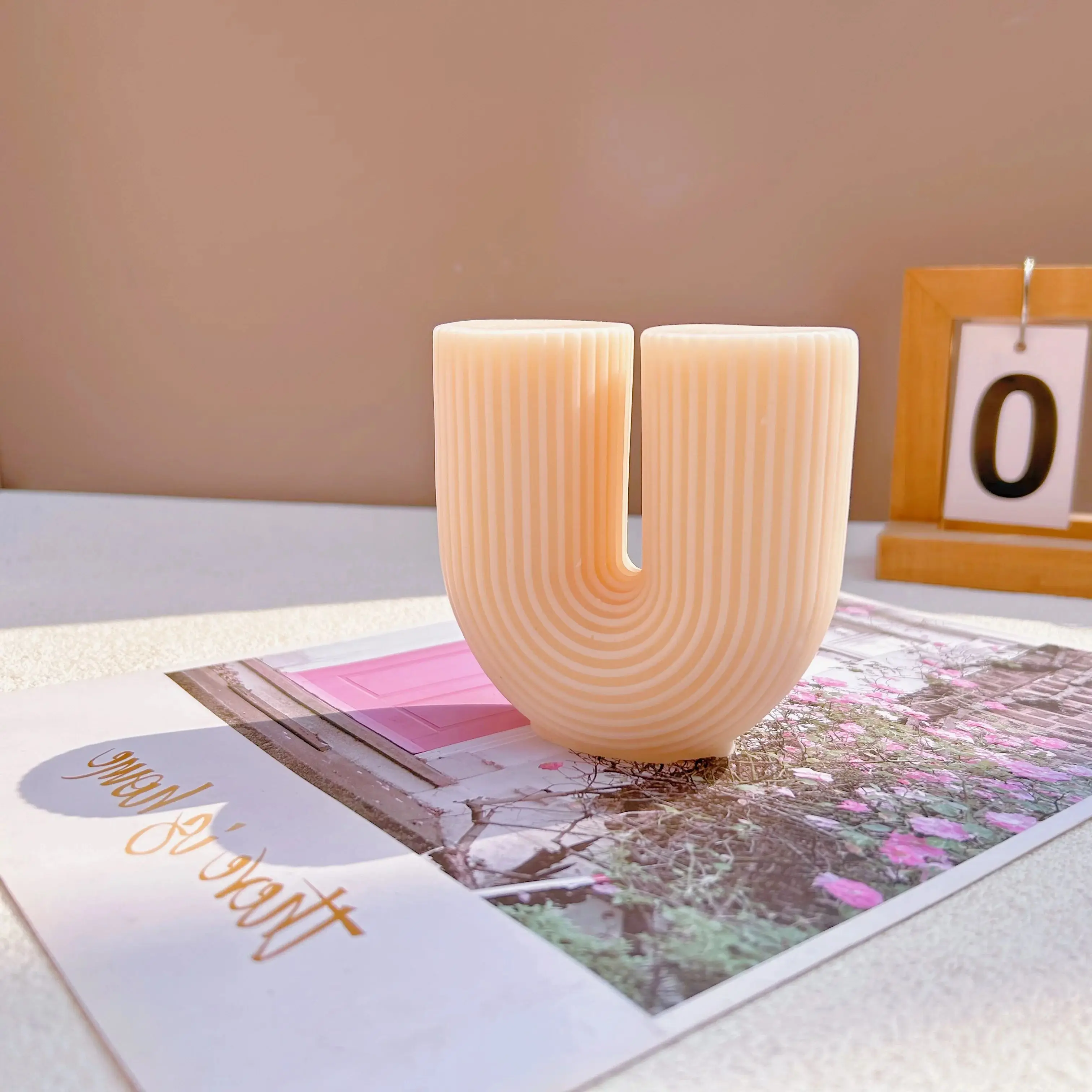 

New Large Striped U-Shaped Candle Silicone Mold Diy Geometric Striped Arched Candle Mold For Luxurious Home Decoration Gifts