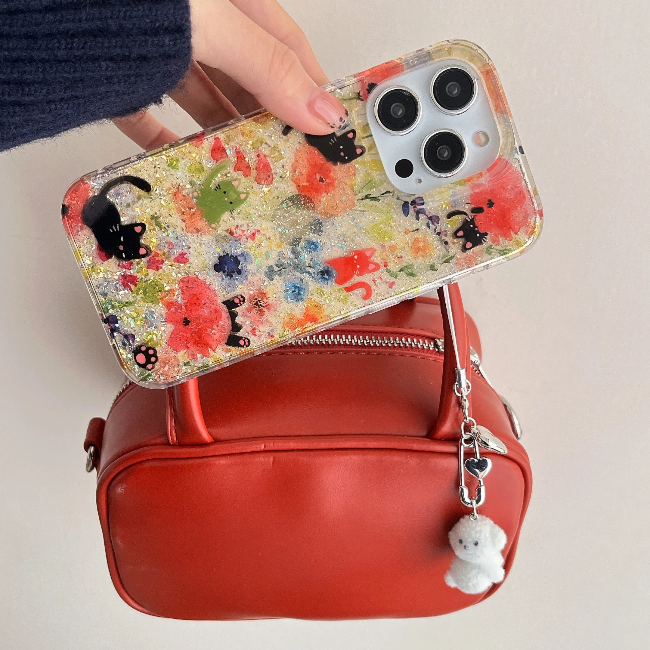 Full Screen Sequin Flowers Cute Cartoon Black Cat White Bear Pendant Phone Case for iPhone 16 15 14 13 Pro Max Back Cover Funda