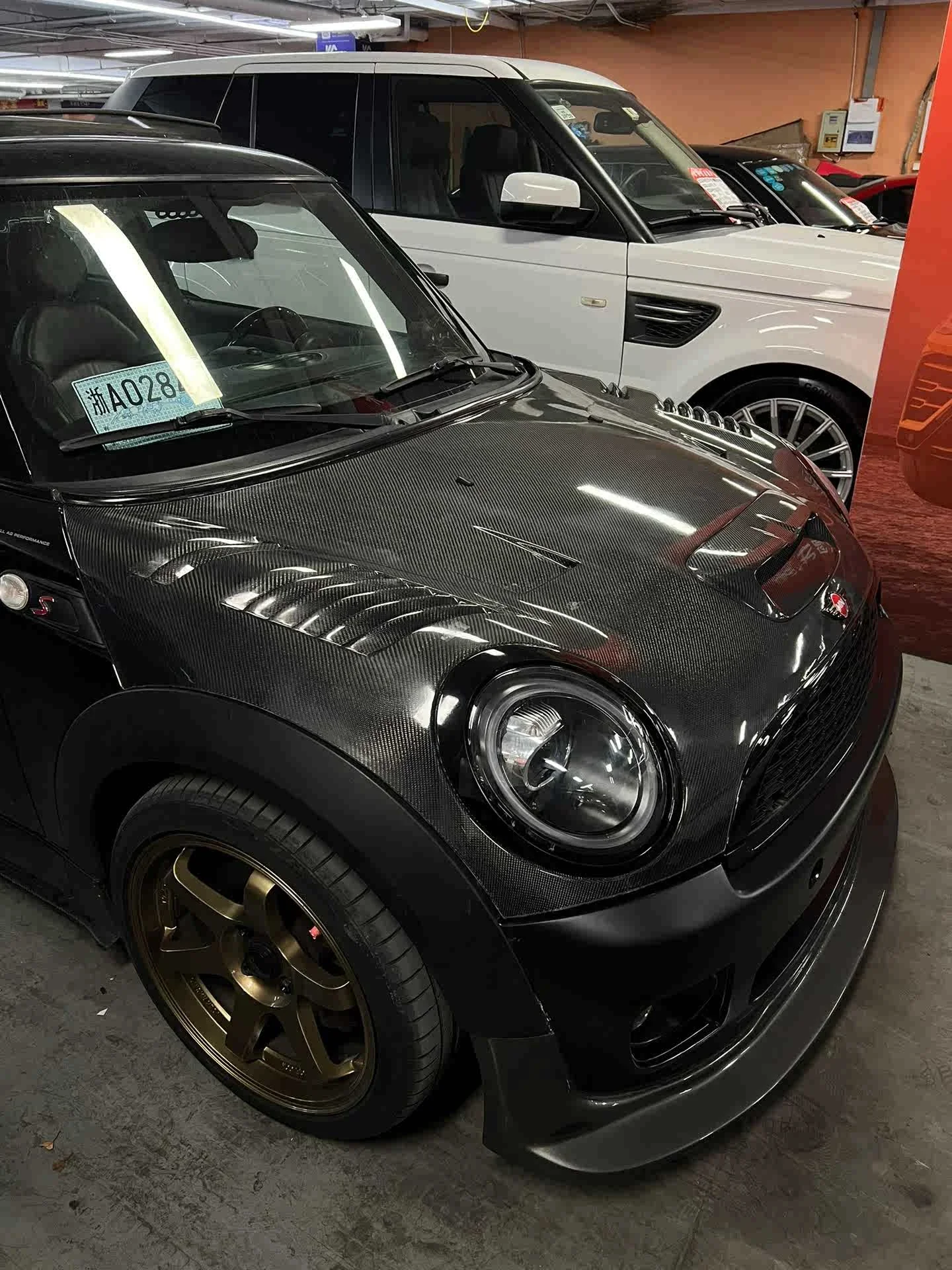 ドライカーボン ファイバー BMW MINI ミニ F54 F55 F56 F57 シフトハンドル台座フレームカバー 1枚 ドライカーボン ファイバー BMW MINI ミニ F54 F55 F56 F57 カーボン