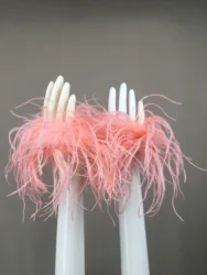 1 Pair Ostrich Feather Bracelet Wrist Cuffs Mini Sleeve For Party Luxurious Furry Fluffy 2024 Fashion Small Accessory B230417