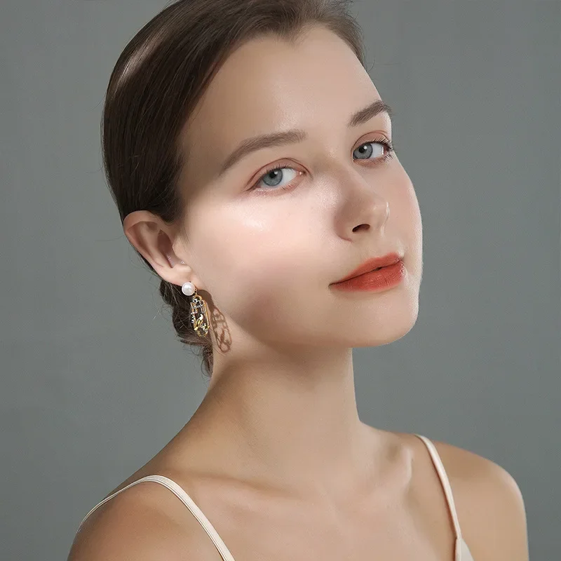 Chinese Style Copper Alloy Hollowed Out Carved Plum Blossom Bird Temperament Classic Earrings for Women Mother Gift Jewelry