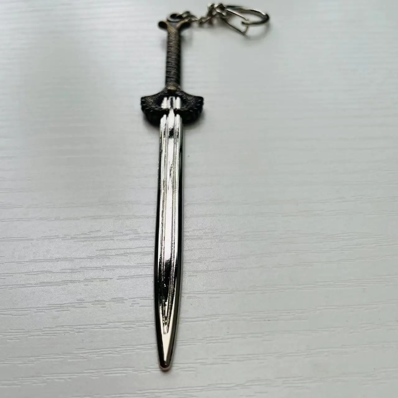 

Wonder Diana Prince Sword Weapon Pendant Keychain Halloween Superhero Cosplay Accessory Halloween Christmas Birthday Gift