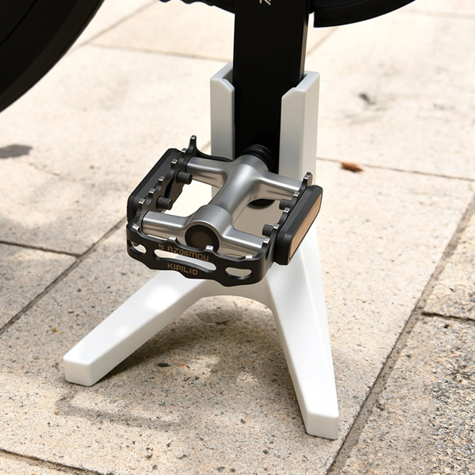 MTB Bicycle Kickstand Mountain Road Bike pedal Support Stand Rear Kick Stand Support Holder for Road Mountain Bikes