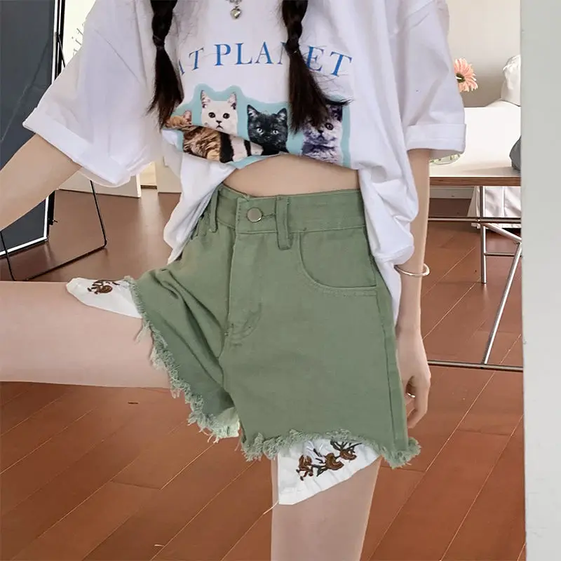 2024 Summer New Women High Waist Button Solid Color Spliced Pocket Tassel Embroidery Fashion Retro A-line Casual Wide Leg Shorts