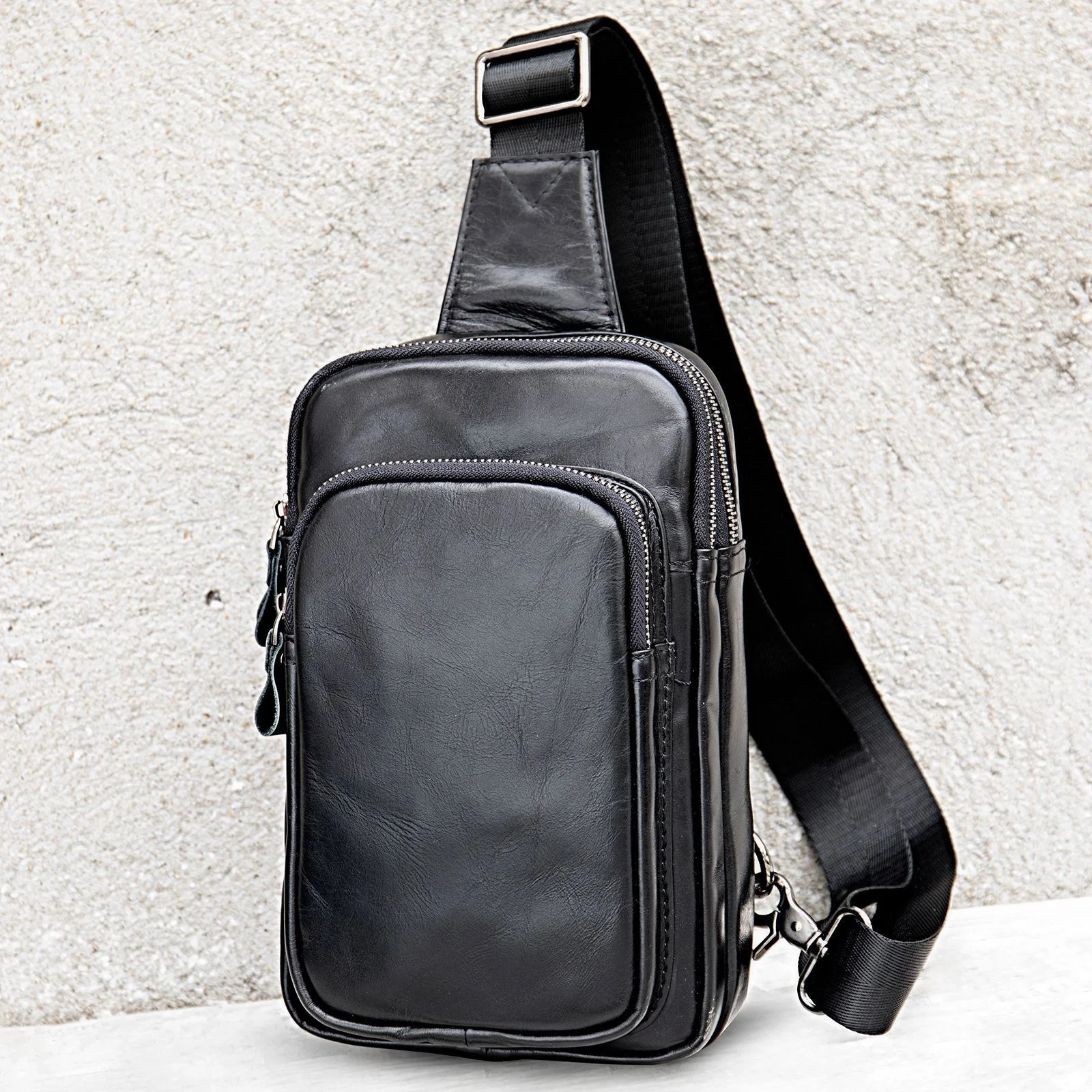 

Outdoor Bag For Men's Bag Crossbody Cowhide Travel Bag Leather Chest Bag For Men's Sport Bag Head Layer Cowhide Chest Bag