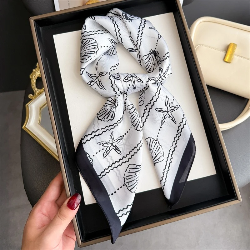 Sciarpa stampata con conchiglia di sale marino da 68 cm Sciarpa da donna in fibra di poliestere autunno e inverno Scialle caldo alla moda e versatile 3