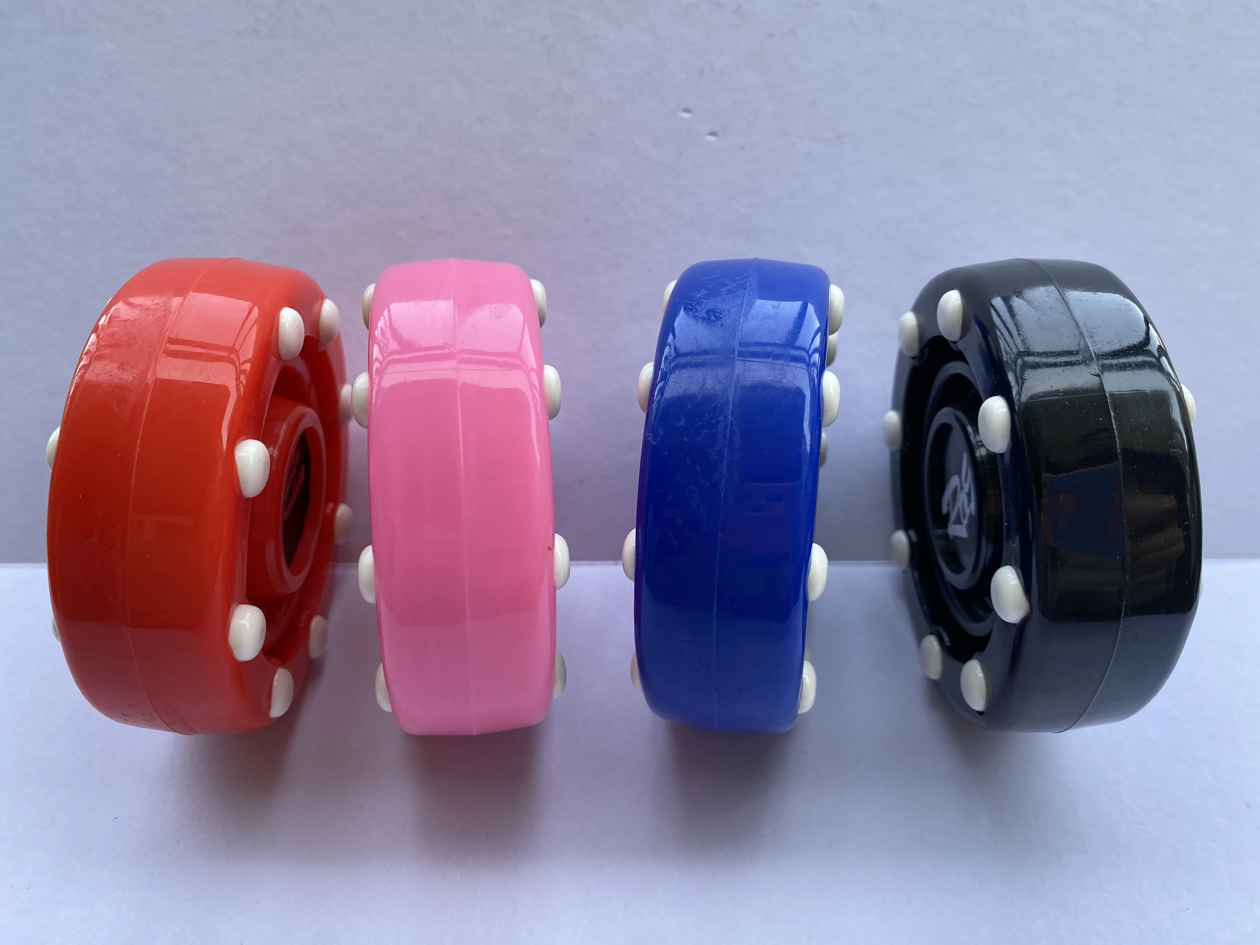 6Colors Hockey Pucks Ball Ice Flat Ball Indoor Roller Skating Ball Professional Competition Good Quality Ice Roller Skating Ball 6