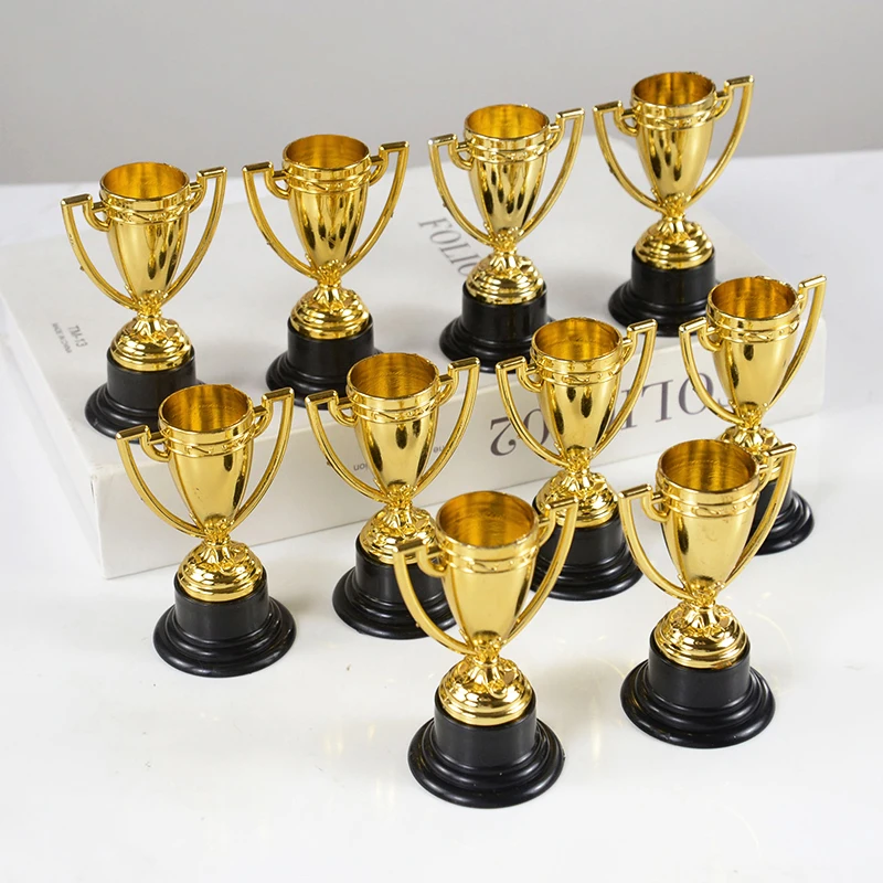 5/10 Stücke Gold Kunststoff Gewinner Medaillen Trophäe Kinder Sport Spiel Preis Auszeichnungen Spielzeug Kinder Fußball Geburtstag Party Favors Pinata Füllstoffe – Detail 9