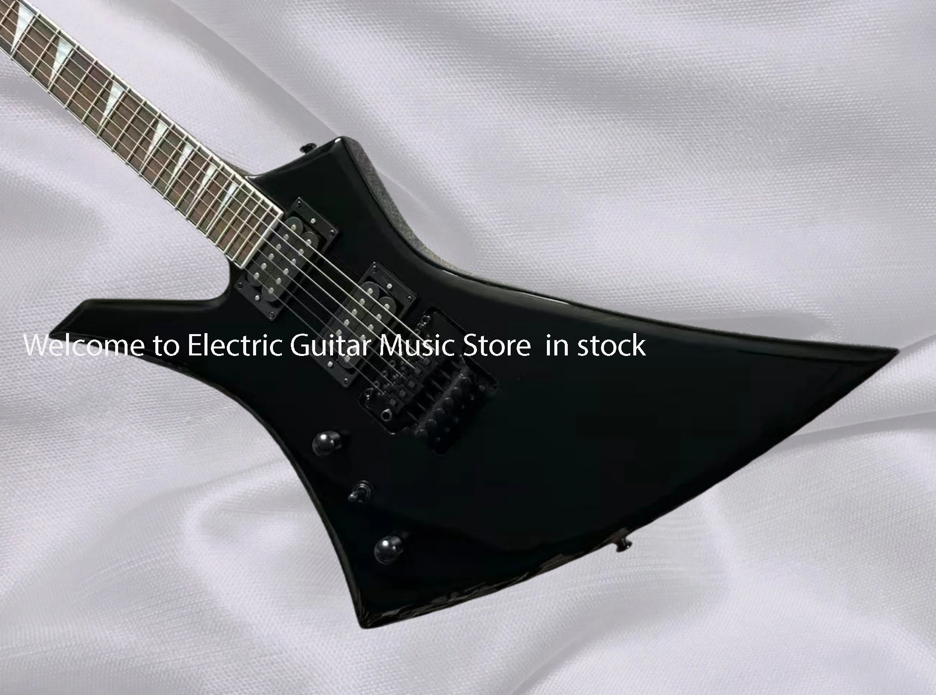 エレキギター ブラック ハムバッカー 珍しい形状の黒色6弦エレキギター、高品質、固定ブリッジ、HH