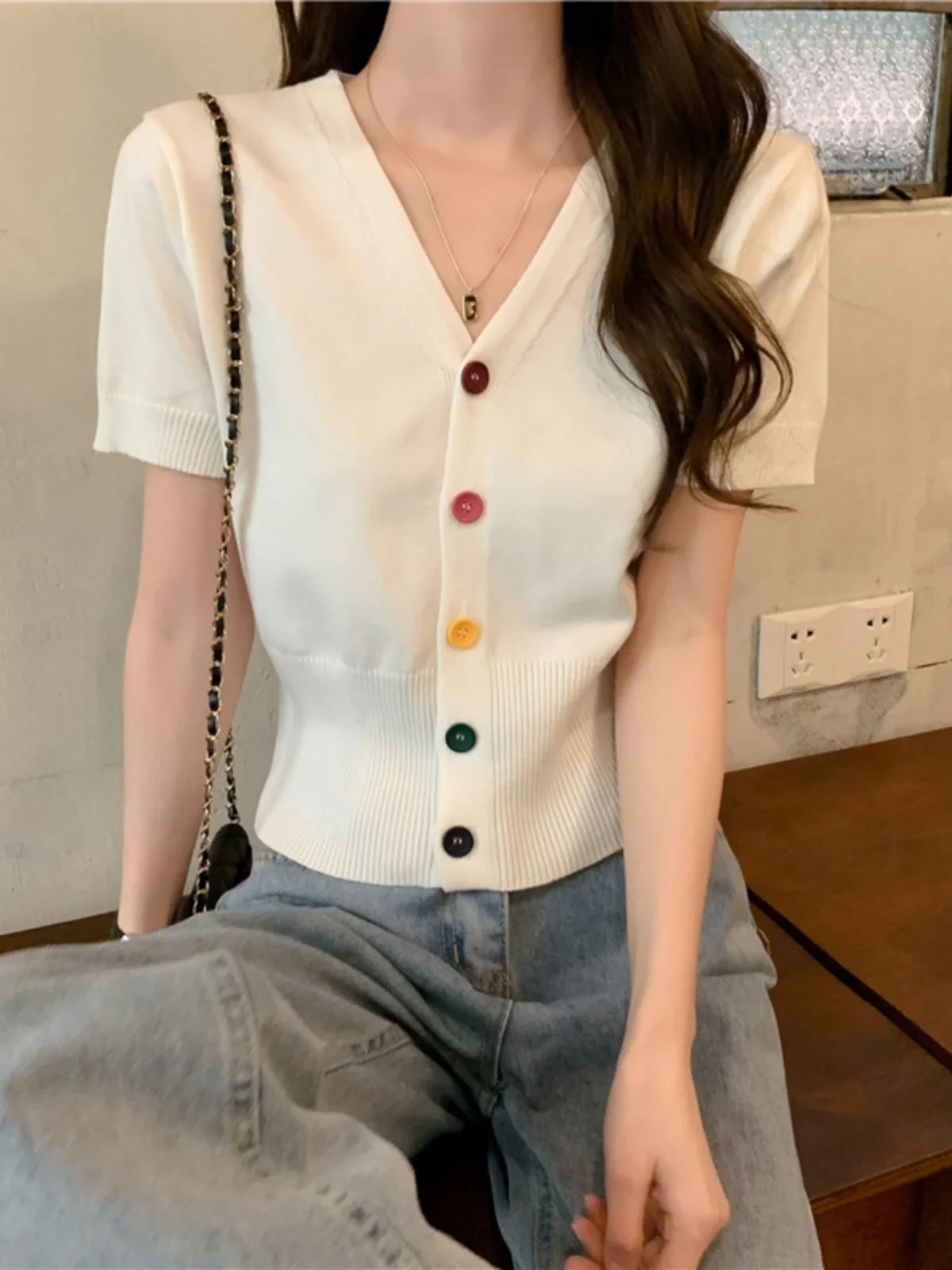 

Summer Knit Short Sleeve V-neck Buttons Solid Color V-neck Button Up Knit Tops Women Spring Cheap Versatile Female Tops A92