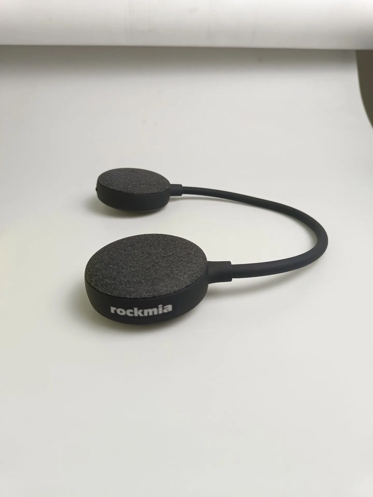 Rockmia Brand EBS-906 Wearable Neckand Speaker Portable TF Card Player Wireless Stereo Music System Waterproof