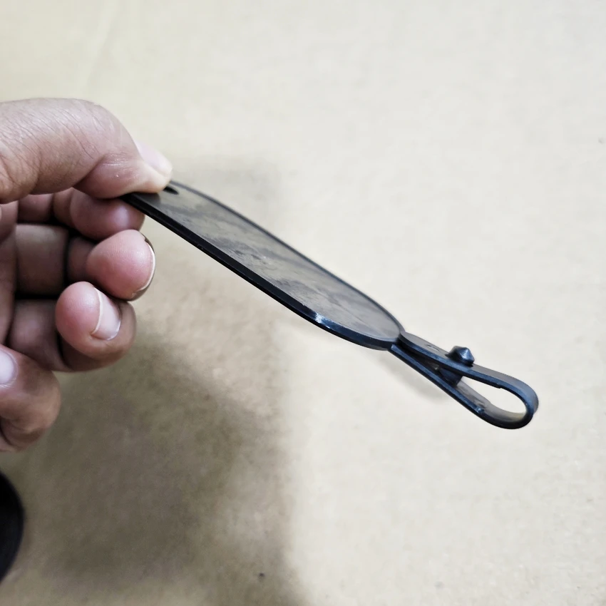 100pcs 플라스틱 PP 디스플레이 교수형 클립 가죽 벨트 제품 의류 액세서리 패키지 버클 걸쇠 못 후크