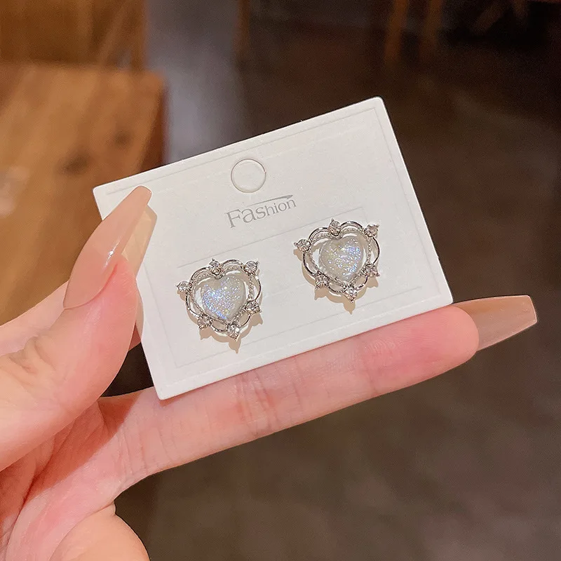 

Vintage Elegant Heart-Shaped Stud Earrings For Women Delicate Love Zircon Korean Fashion Enamel Earring Jewelry Accessories Girl