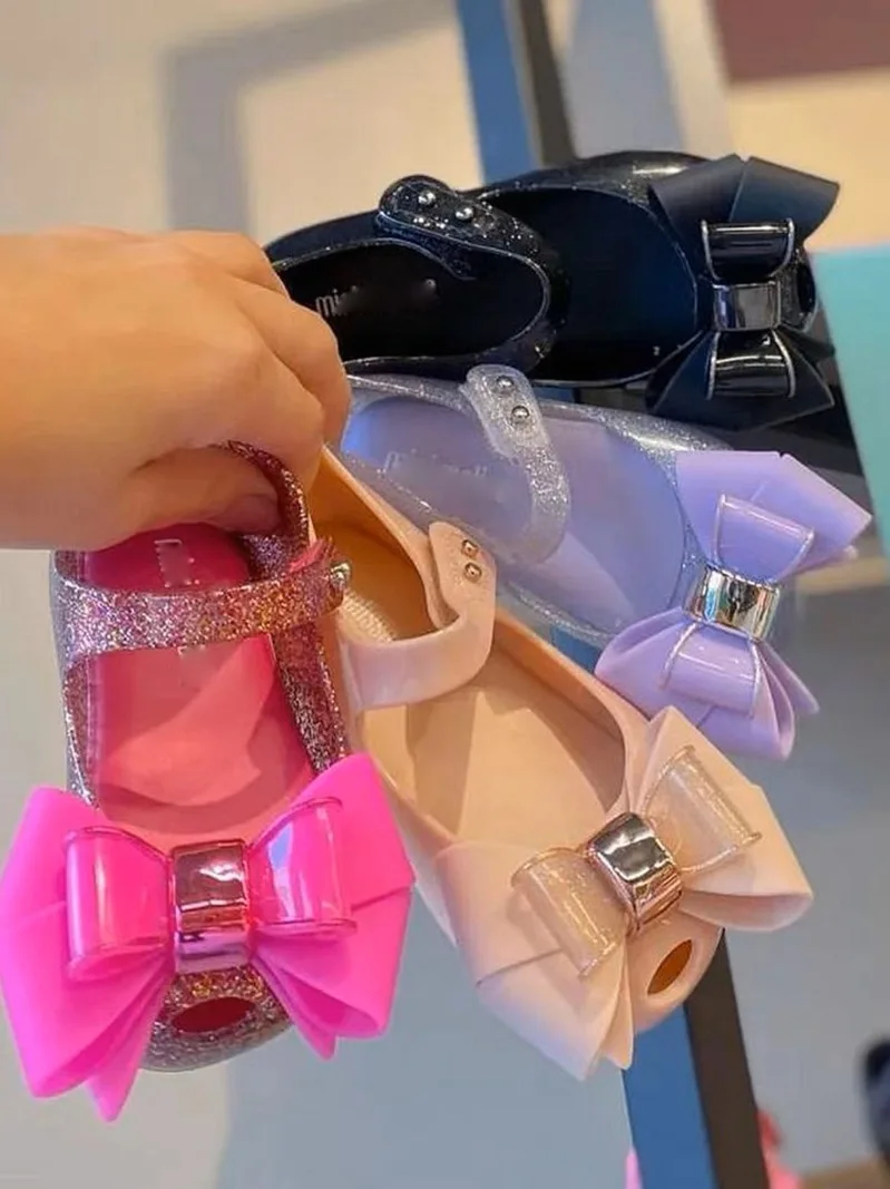 새로운 스타일  소년과 소녀의 여름 샌들 패션 어린이 젤리 신발  뜨거운 판매 해변 신발 2023