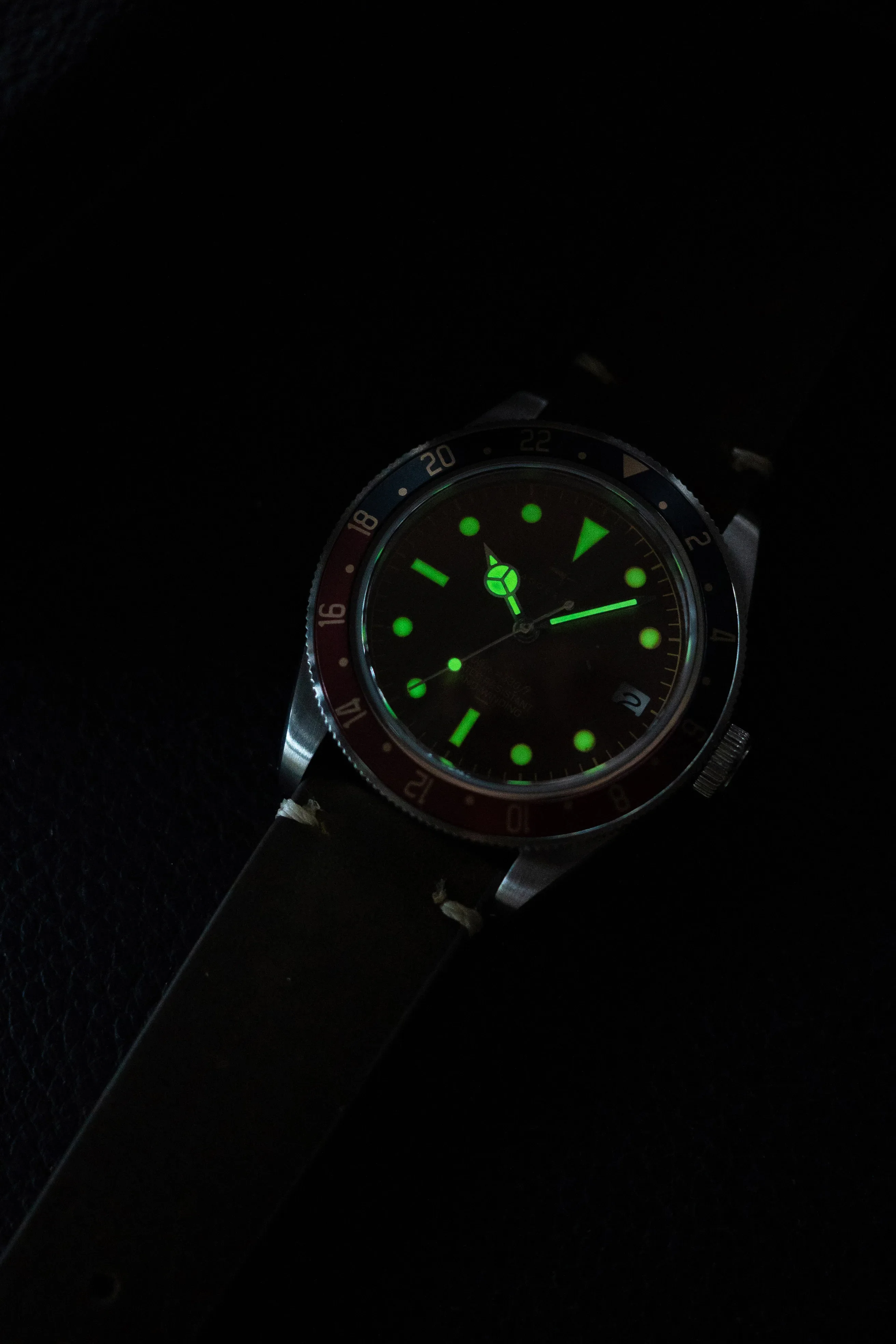 DAGGER-AXE Diving Watch 200M Waterproof Retro Sapphire Pot Cover Bubble Mirror C3 Super Luminous Watch NH35 Men Automatic