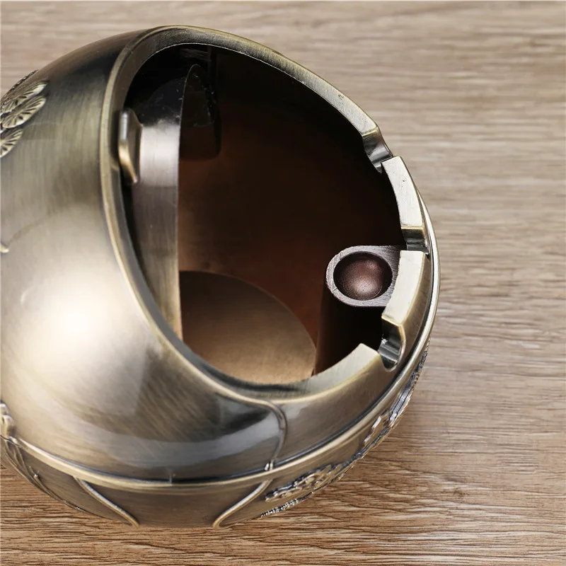 Ashtray Home Living Room Creative and Personalized Trend with Lid Anti Fly Ash and Anti Smoke Flavor Ashtray Decoration portable ashtray cigarettes ashtray silicone ashtray stainless steel ashtray metal ashtray air purifier ashtray wood ashtray ceramic ashtray