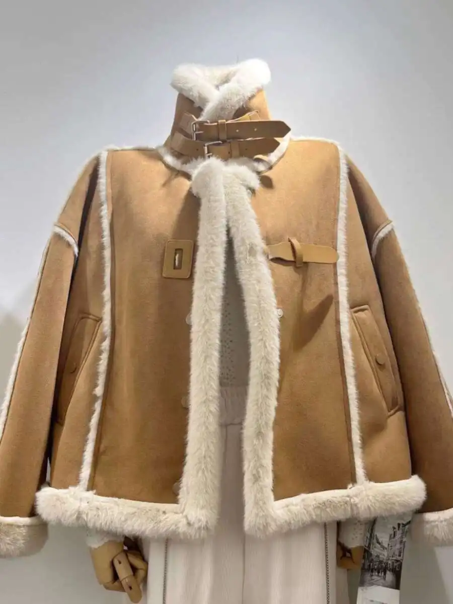 Lamm integrierte Jacke für Frauen mit einem Gefühl von Luxus 2023 Winter neuer Nerzpelz Plüsch Stehkragen Motorradanzug_voghion.com