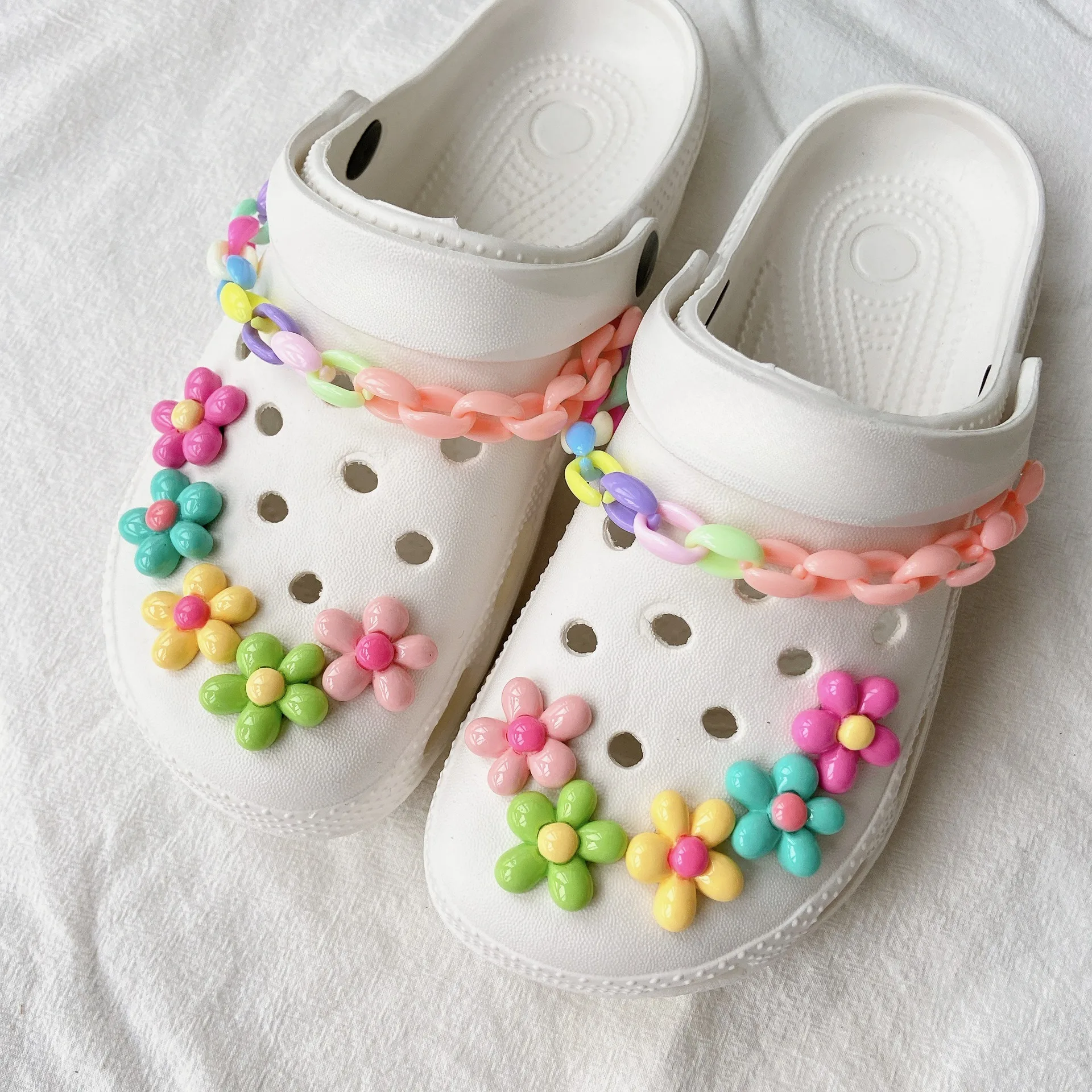 

Цветные Цветочные серии, красивые искусственные украшения для самостоятельной сборки, сандалий, Симпатичные Подвески для кроксов, рождественский подарок