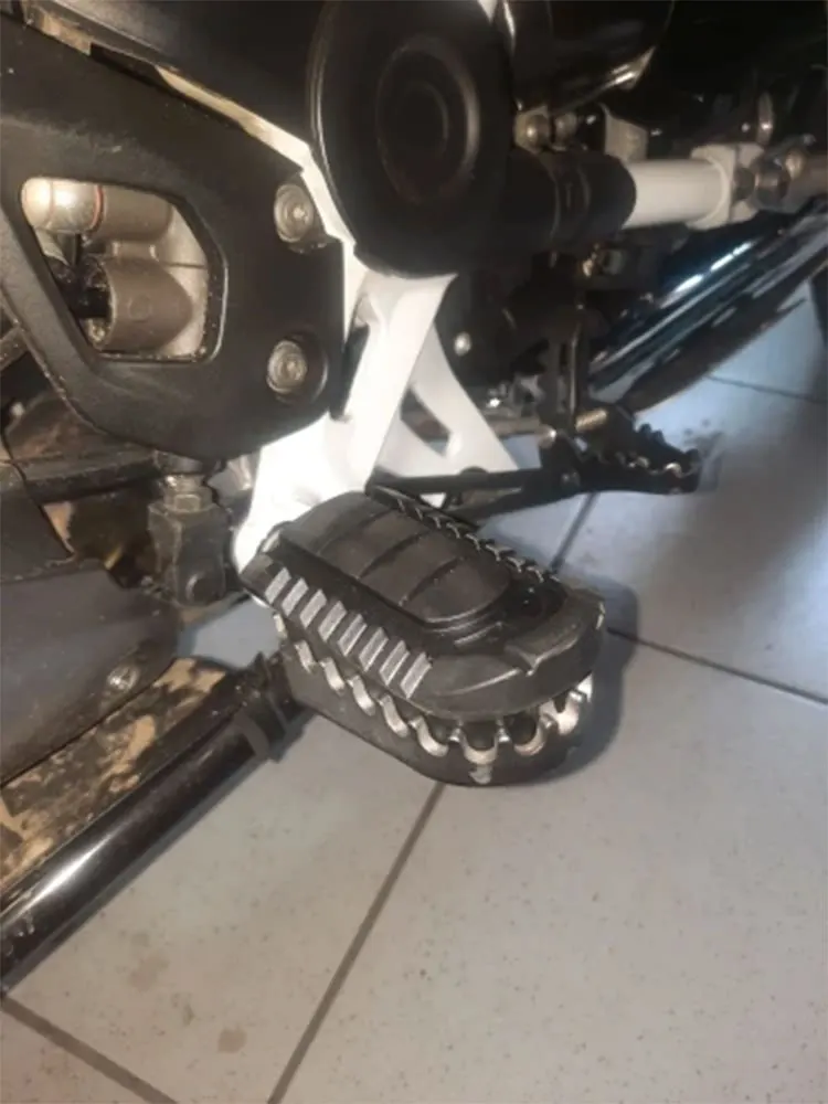 Motorcycle Foot Rests Pedals Footrest Rubber For BMW R1250GS ADV R 1250 GSA F650GS For Benelli TRK502 BJ500GS-A TRK 502 502X 251 motorcycle footrests,motorcycle foot pedals