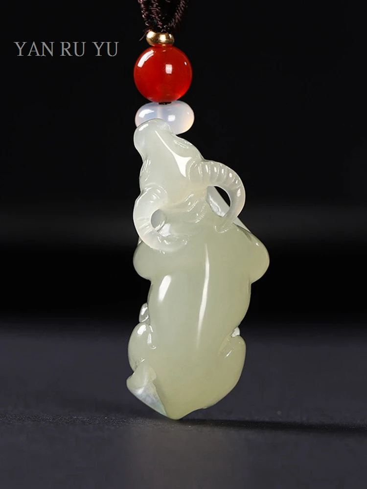 Jade Nefriet grote 14k gouden ketting hanger handgesneden bloem motief