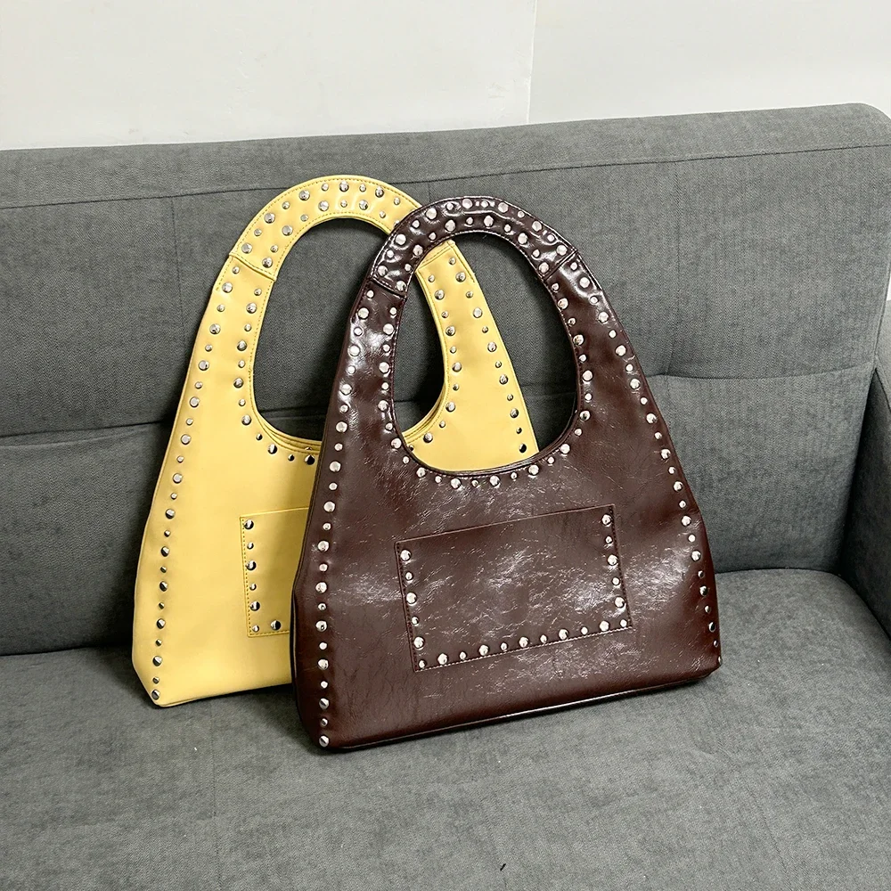 Women&lsquo;s Shoulder Bag Retro Rivet Decorative Motorcycle Wind Oil Wax Armpit Handbag