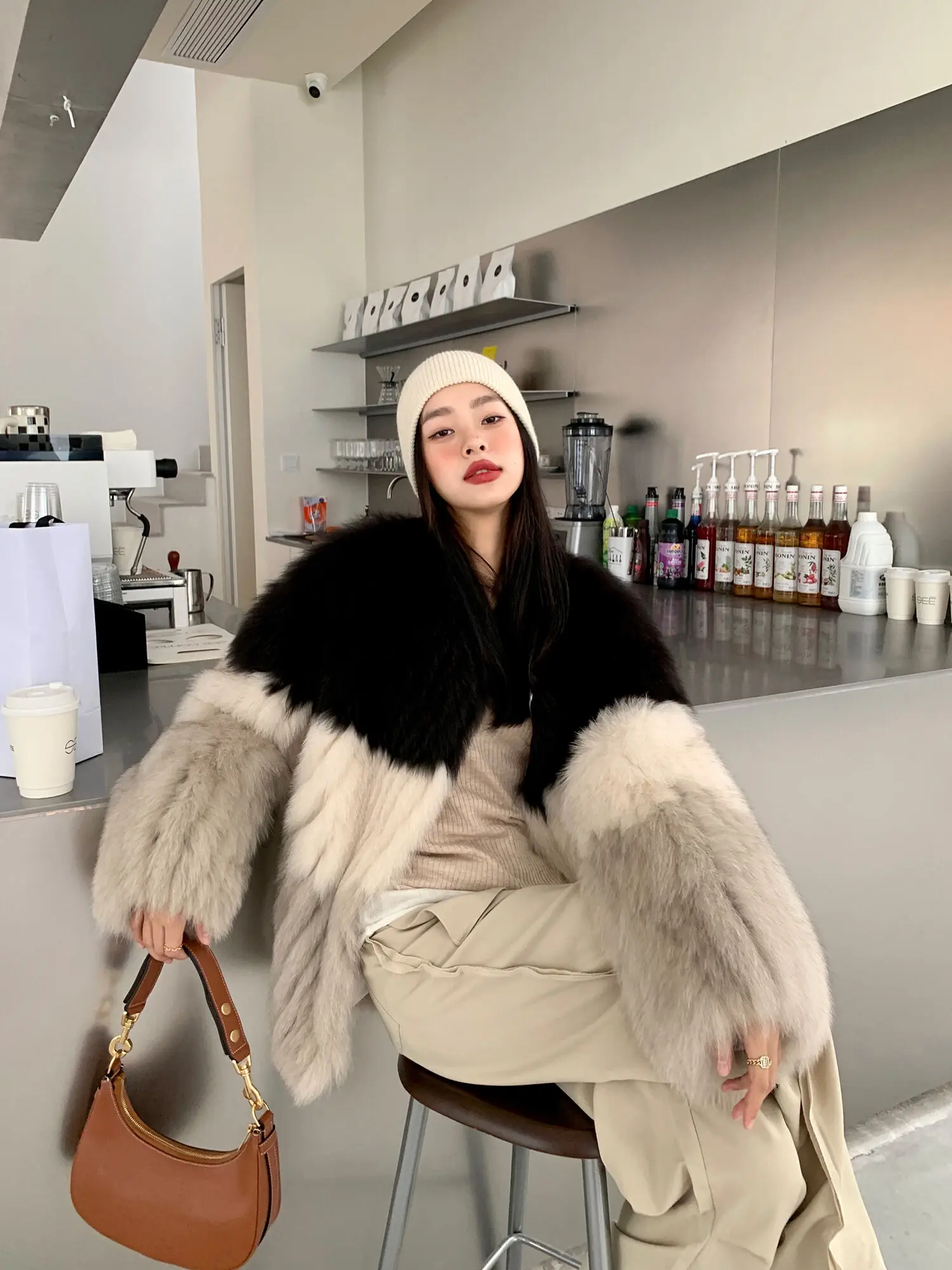 

2023 New Real fur, New Fashion patchwork Women's real fox fur Jacket Natural Silver Fox Fur Coat Outwear wholesale HF12