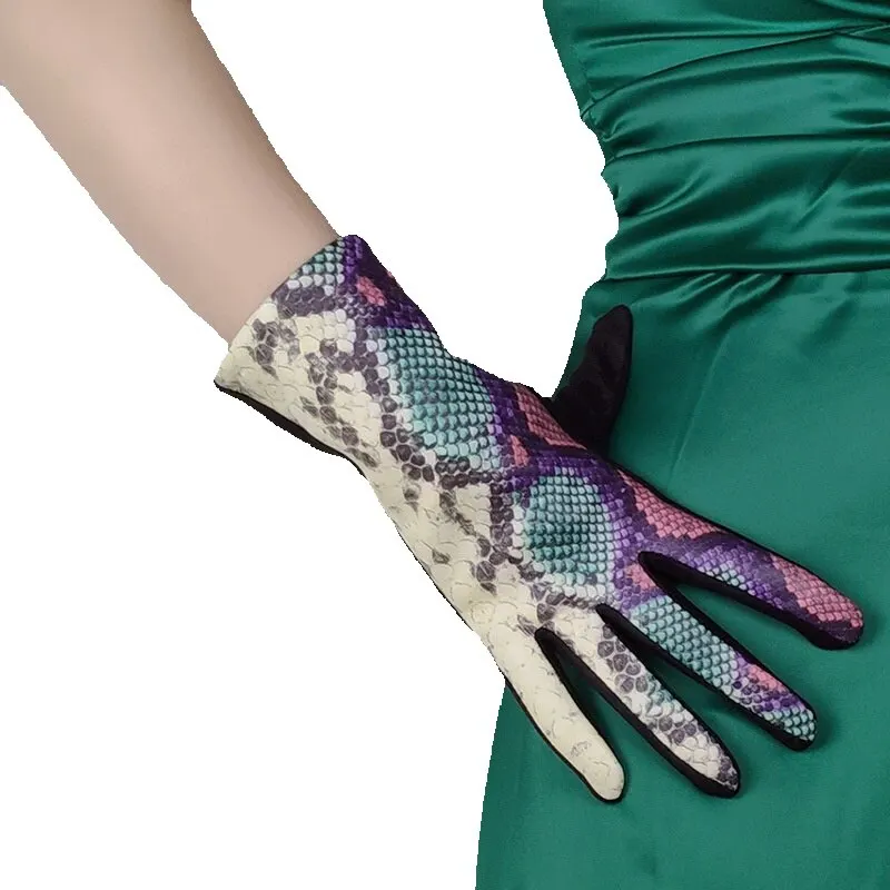 

Women Gloves Fashion Snakeskin Python Printed Five Fingers Touchscreen Keep Warm Plushed Lining Driving Gloves Female H84