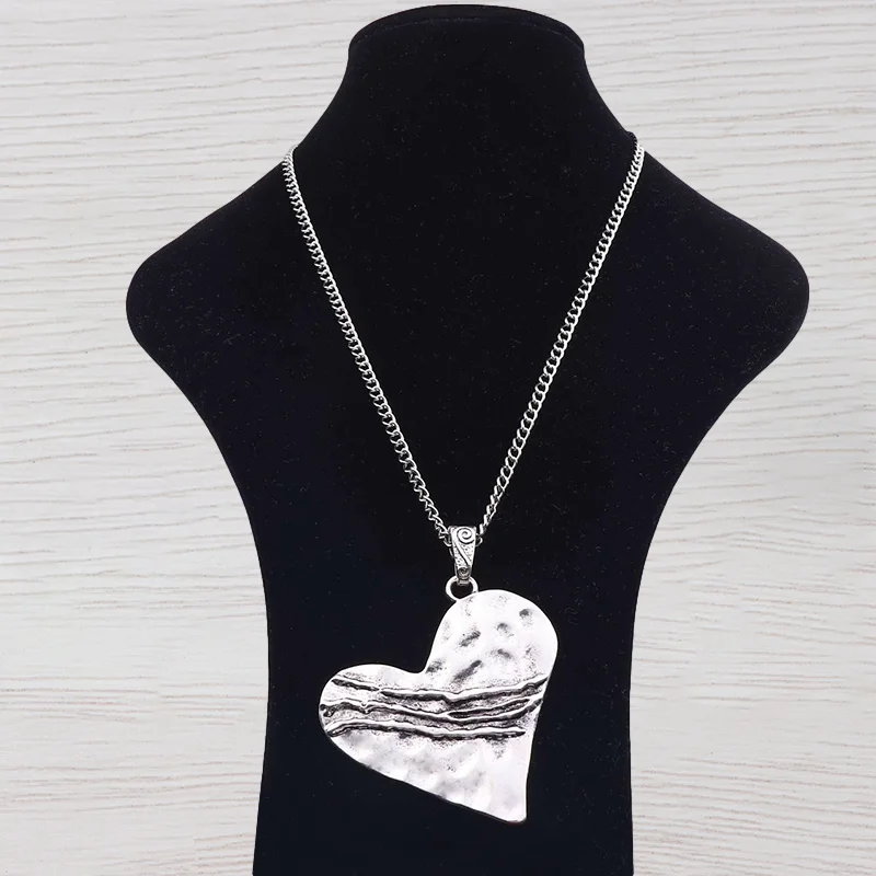 

1 x Tibetan Silver Large Hammered Love Heart Pendant Necklace Adjustable Length Long Jewelry Choker Link Chain Lagenlook 34"