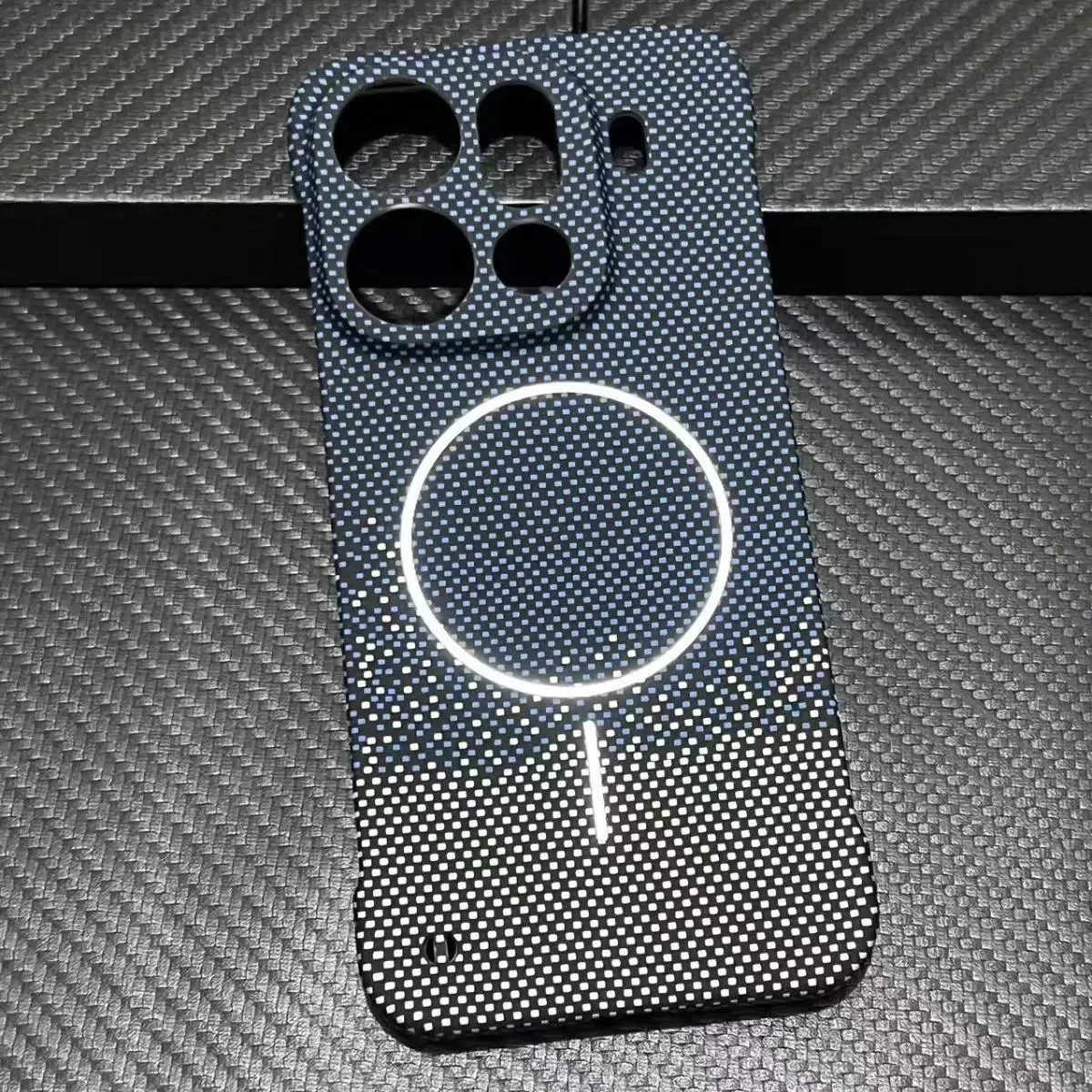 Ultra Thin Carbon Fiber MagSafe Magnetic Rugged Case with Kevlar Texture