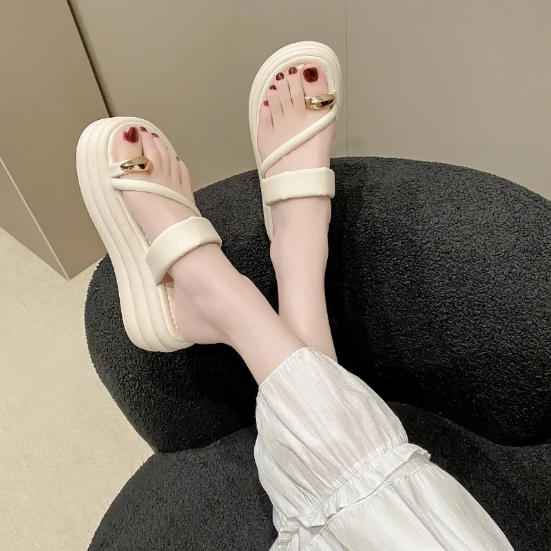 여성용 두꺼운 바닥 라운드 헤드 세트, 금속 장식 샌들, 캐주얼 미끄럼 방지 착용 슬리퍼, 여름 신상