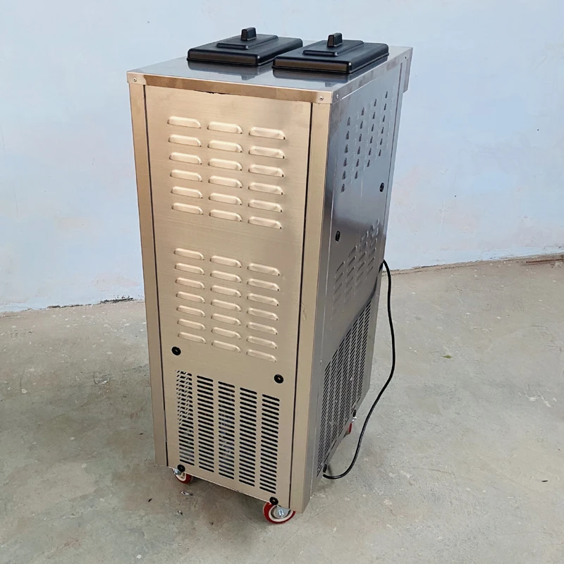 

Commercial Ice Cream Machine Soft With Compressor Of 1 Or 3 Flavors Is A Beverage Shop