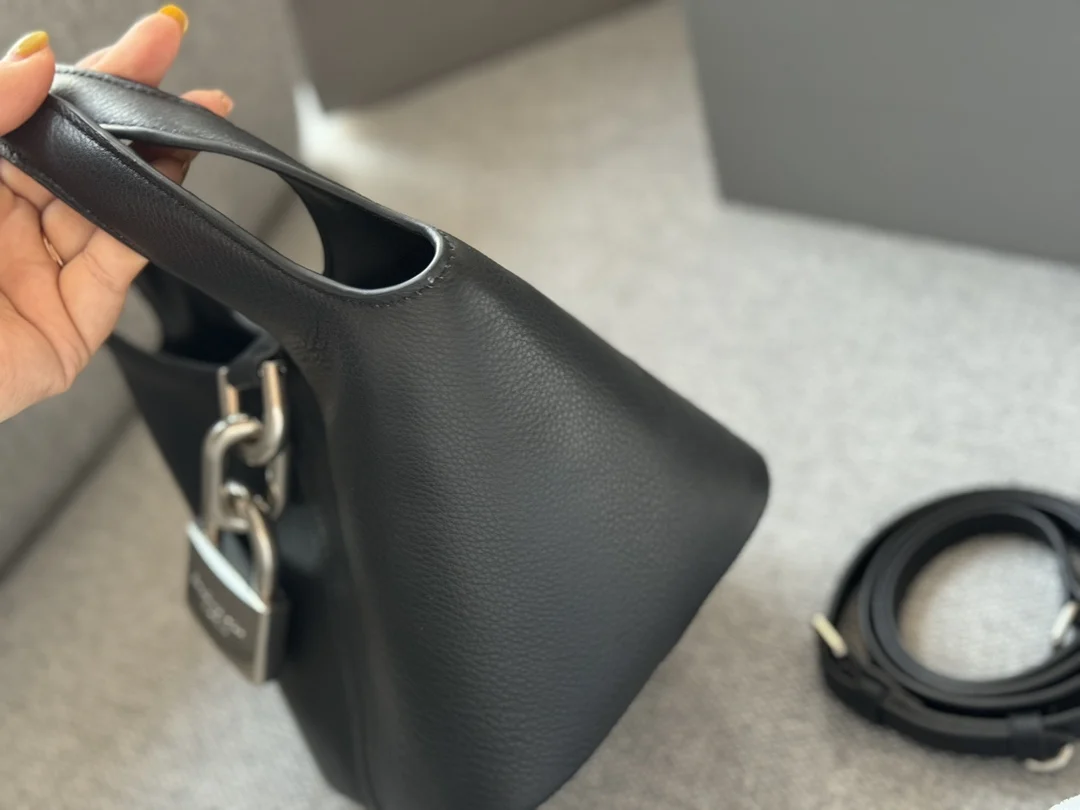 ◆SALE◆直営店◆【BALENCIAGA】Locker S ホーボーバッグ Balenciaga locker hobo basket Paris World Lock bag - AliExpress