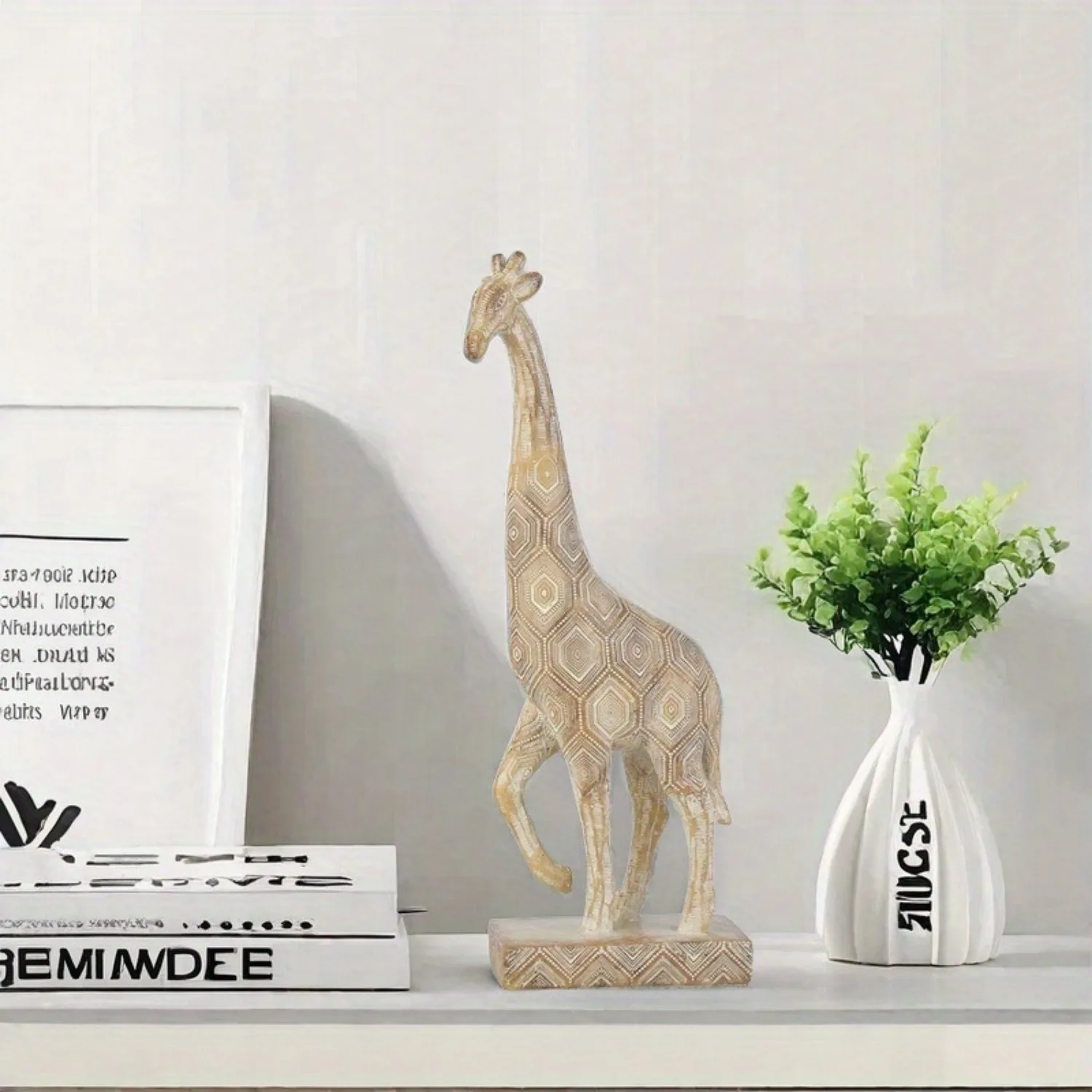 Modern Minimalist Home Decoration, Giraffe Desktop Ornaments, Decorations for Offices and Studies, Artistic Handicrafts