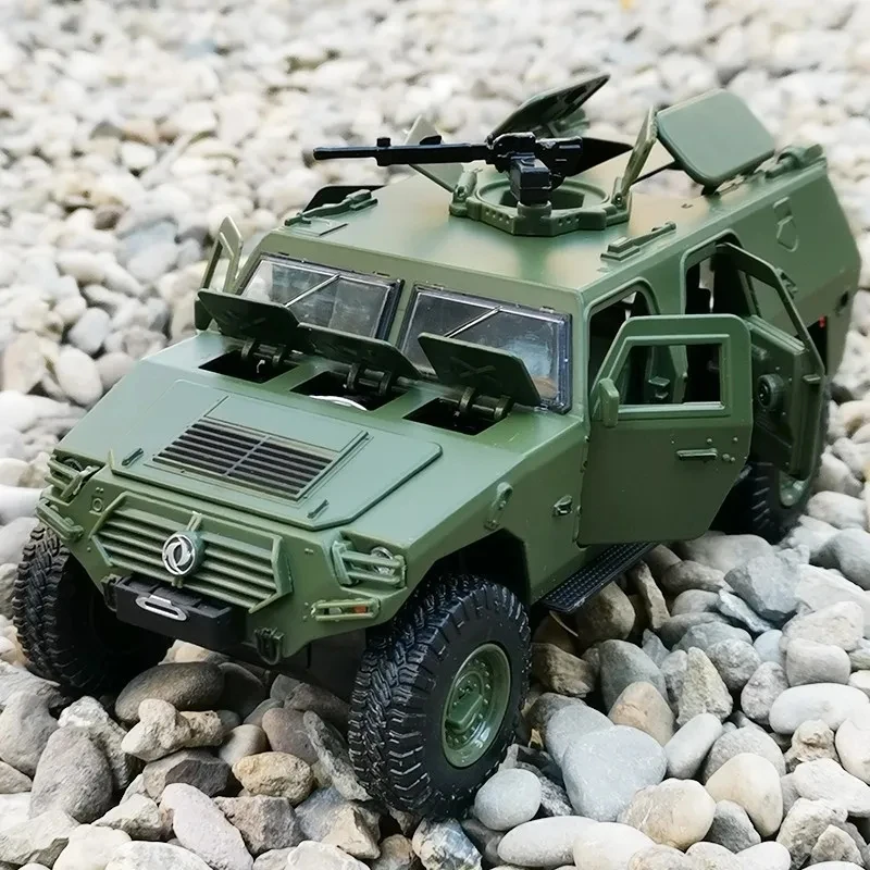 

1:28 Military Alloy Armored Car Model Diecasts Metal Toy Off-road Vehicles Tank Explosion Proof Car Model Childrens Gifts Toys