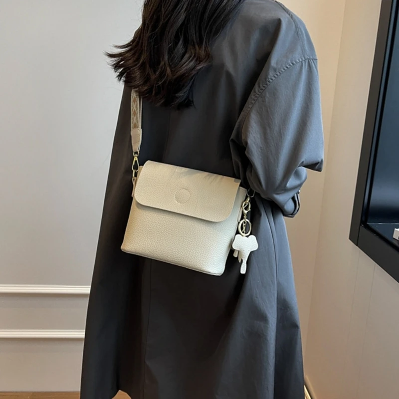 Women PU-Leather Bag Girls Fashion Shoulder Bag Small Bucket Bag Ladies Solid Color Crossbody Bag for Shopping