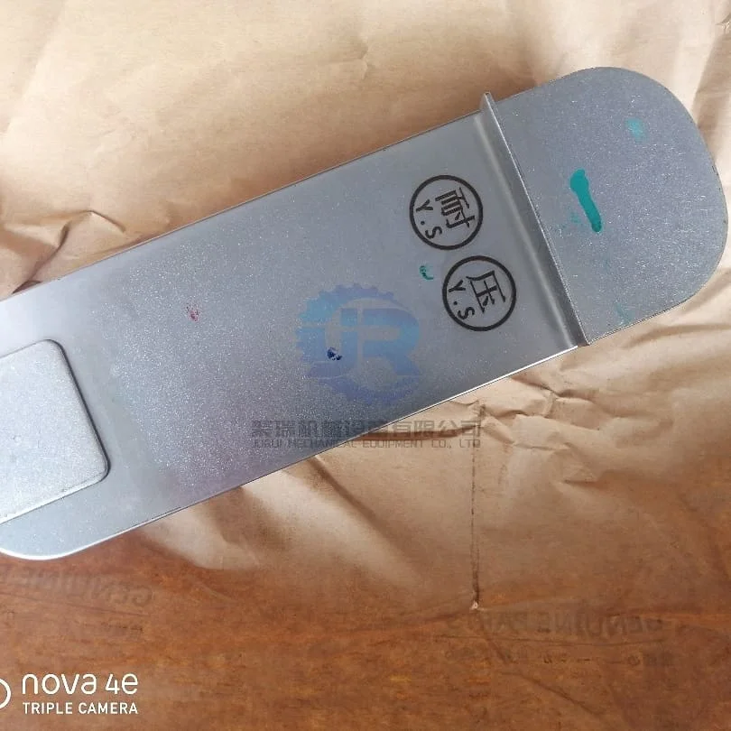 

Масляный радиатор J05E для экскаватора Kobelco