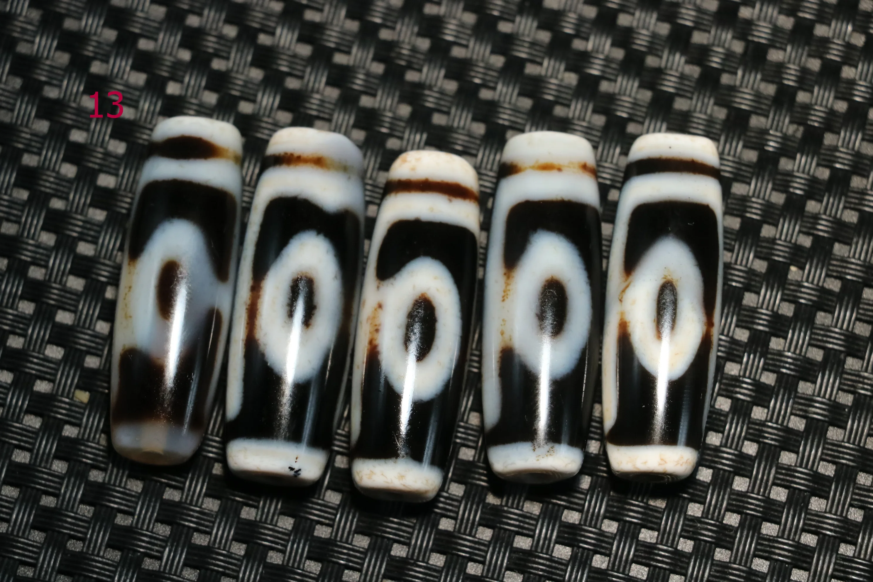 

Power Magic LKbrother Set of 5 Powerful Tibetan Old Agate One Eye Peak Top Success Flat Shape dZi Bead Amulet For Bracelets No13