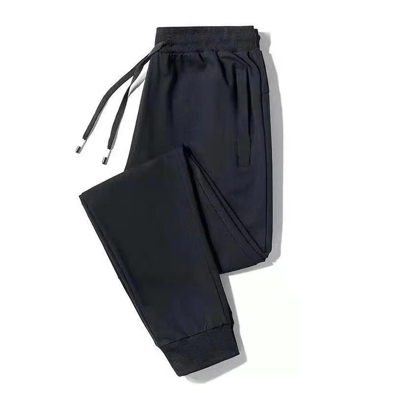 Black joggers with zipper pockets [lightweight]