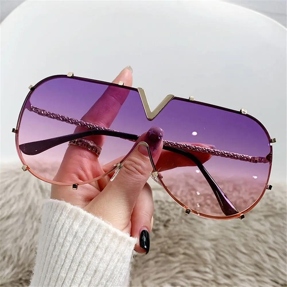 

Hip Hop One Piece Sunglasses Trendy Metal Frame UV400 Punk Eyewear Y2K Shades for Women & Men