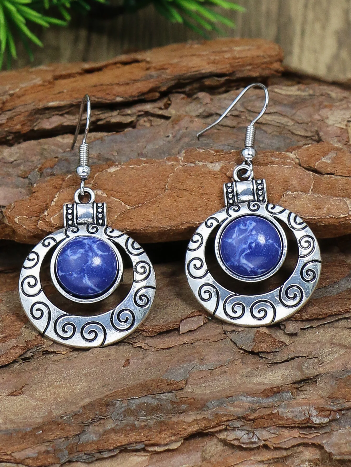 Pendant Earrings Ethnic style colored stone pendant earrings are suitable for women with cracks and are widely used as holiday gifts