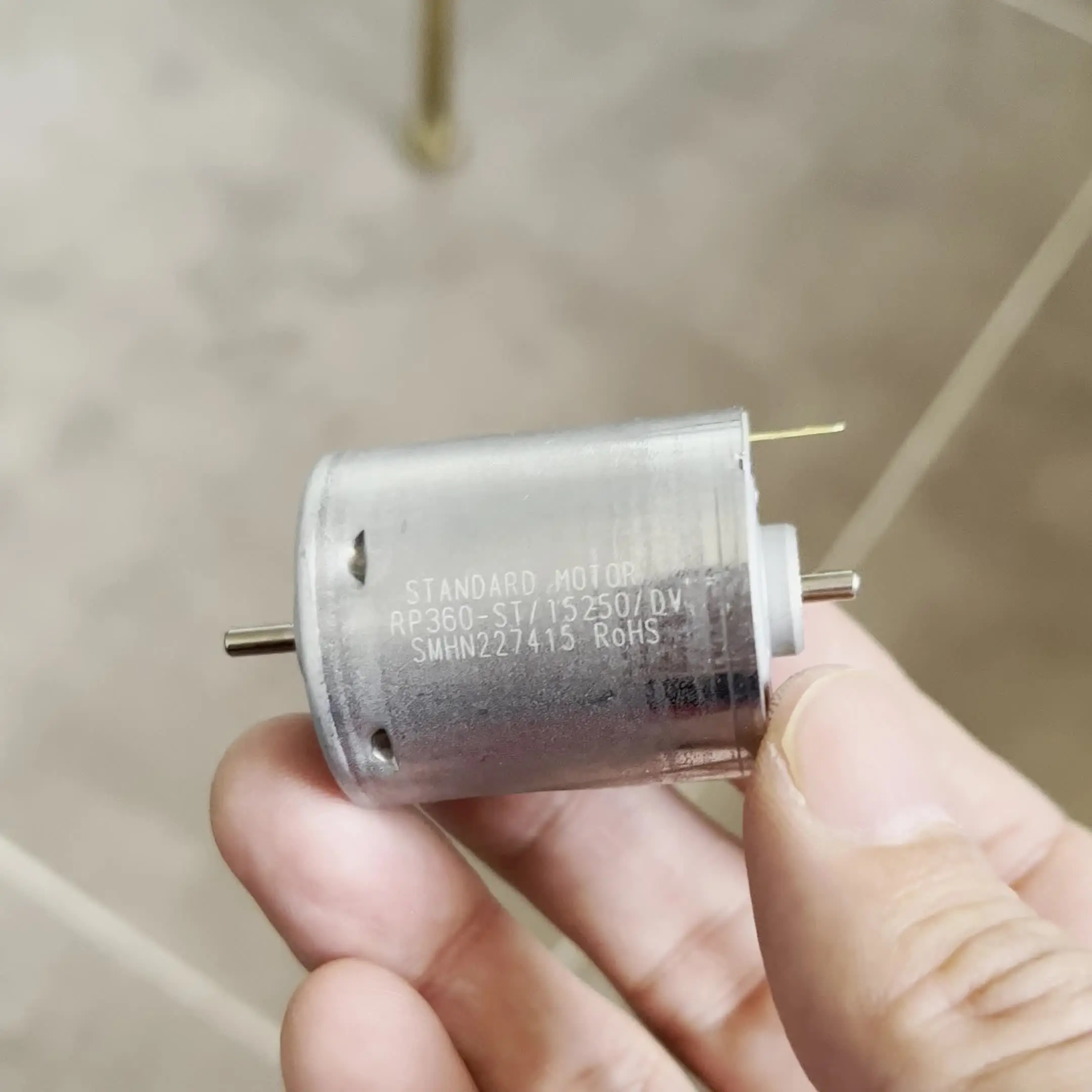 Moteur DC 12-18V RP390-ST/23115 - 8100 Tr/min | Moteur à Balais Carbone 28 Mm | Pour Modélisme, Bricolage, Jouets, Appareils Électroménagers
