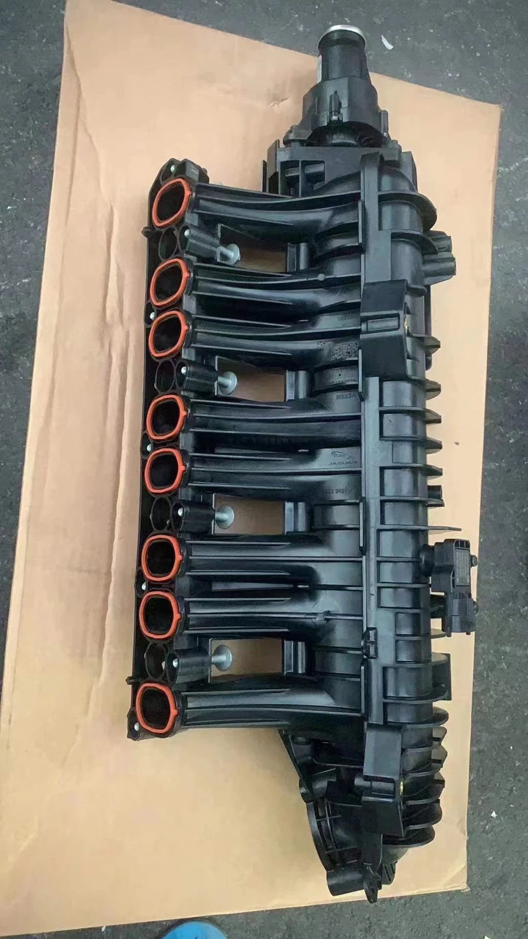 오리지널 자동차 엔진 부품 흡기 매니폴드, 랜드로버 디스커버리 5 2.0 2017, OEM LR085939, AJ813415