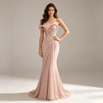 Abito da Cerimonia Personalizzato in Chiffon Rosa Antico con Corpetto Trasparente Monospalla, Drappeggiato in Tulle con Perline e Strascico a Sirena per la Madre della Sposa