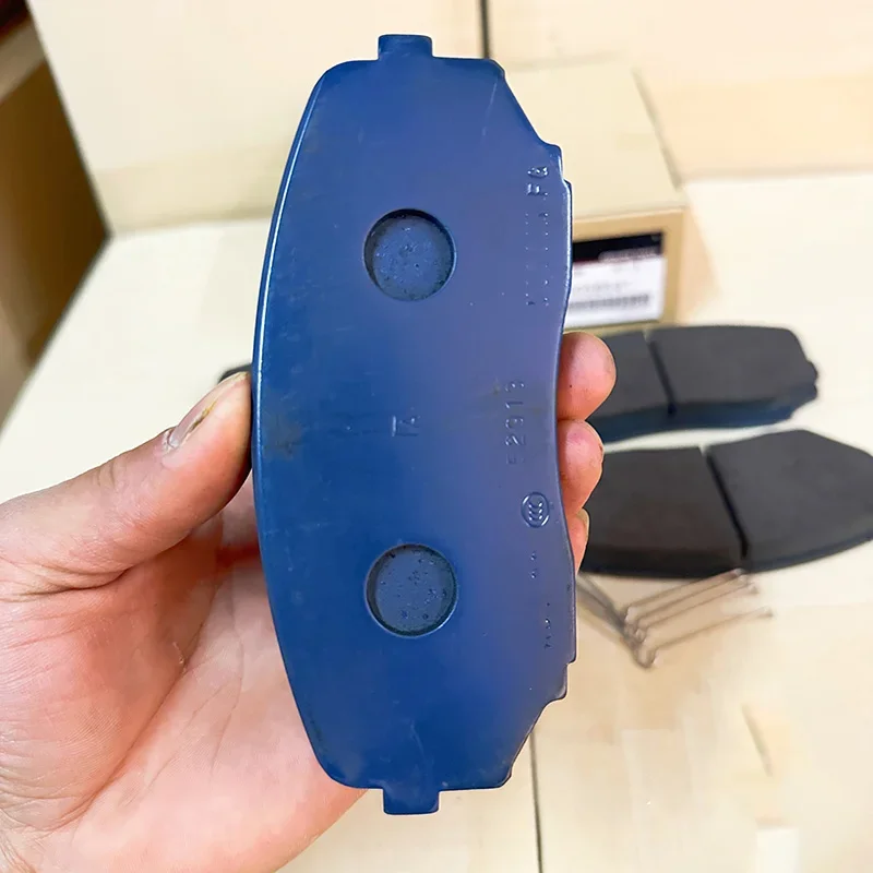 Baificar Front Wheel Brake Pads 4605B541 For Mitsubishi Montero Pajero Sport L200 TRITON
