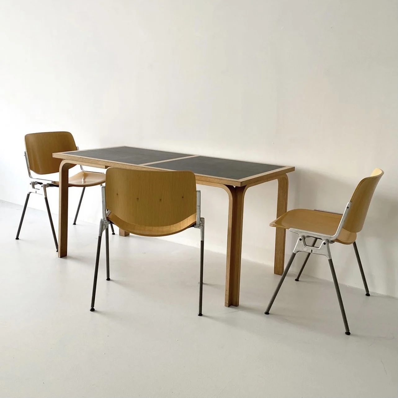 

Chinese antique dining chair simple office chair retro negotiation chair coffee chair