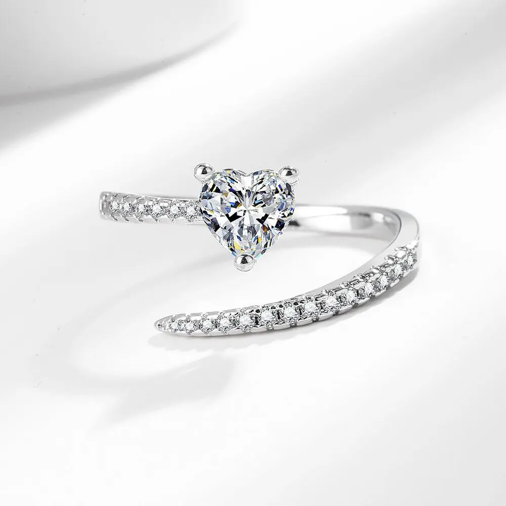 خاتم قلب لامع مفتوح