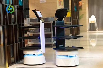 Robot di sicurezza mobile umanoide artificiale Robot di pattuglia di intelligenza artificiale per la casa
