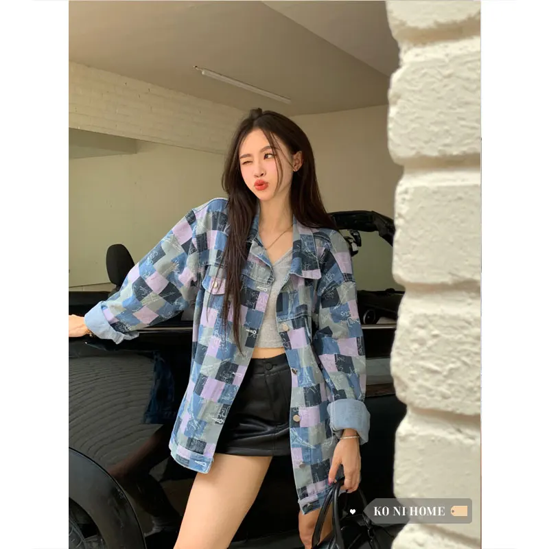 

Женская джинсовая куртка в клетку, Повседневная Свободная куртка в стиле пэчворк с длинным рукавом, универсальная уличная одежда в стиле граффити, осень